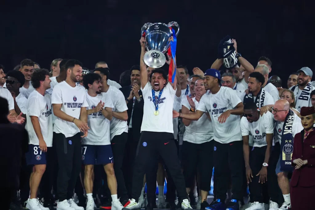 PSG: de Budapest au Parc des Princes en passant par l'Élysée, récit d’une journée de célébrations hors normes après le deuxième sacre en Ligue des champions