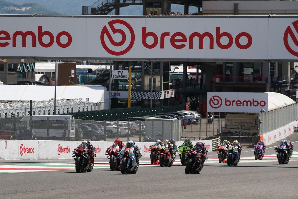 Marc Márquez prend la tête au départ du sprint sur le circuit de Mugello