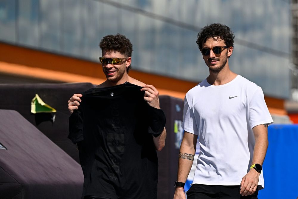 Marco Bezzecchi et Pecco Bagnaia, membres de la VR46 Riders Academy, chez Aprilia