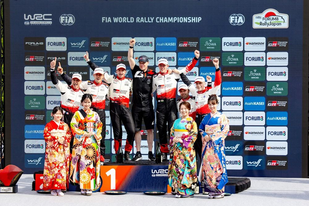 Podium du Rallye du Japon 2026 : Elfyn Evans, Scott Martin, Sébastien Ogier