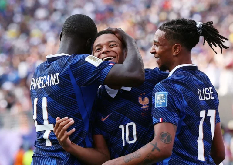 “Grande favorite”, la France terrasse la Suède et rejoint le Paraguay en huitièmes de finale