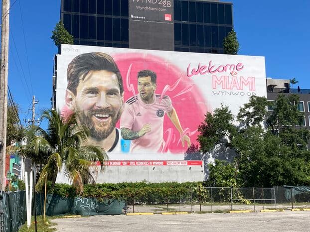 Coupe du monde 2026: à Miami, Messi s’affiche en grand et en peinture sur les murs de la ville