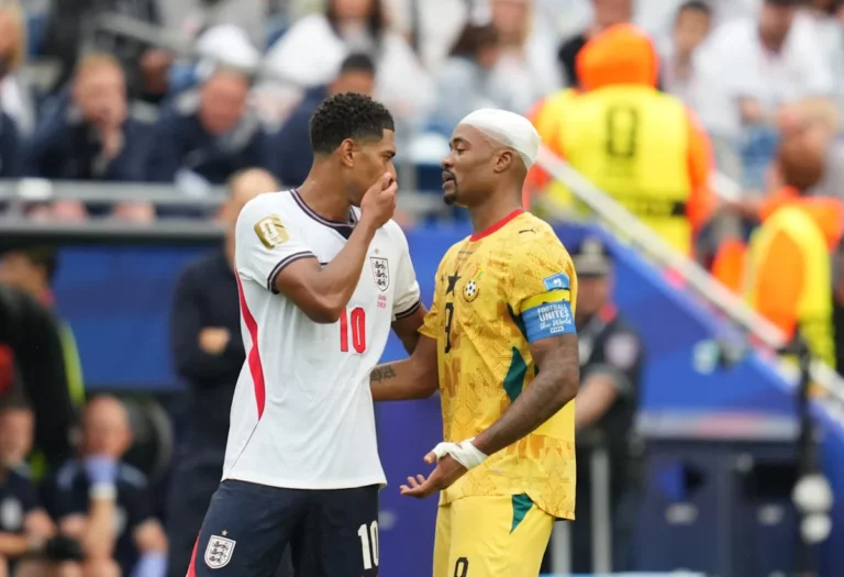 Ligue des champions: l'UEFA ne suit pas la FIFA, pas de carton rouge pour les joueurs se couvrant la bouche