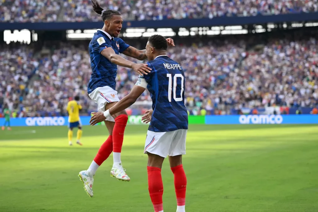 « Jouer avec lui, c'est facile » : Olise et Mbappé, un roman d'amitié et d'efficacité