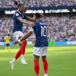 « Jouer avec lui, c'est facile » : Olise et Mbappé, un roman d'amitié et d'efficacité