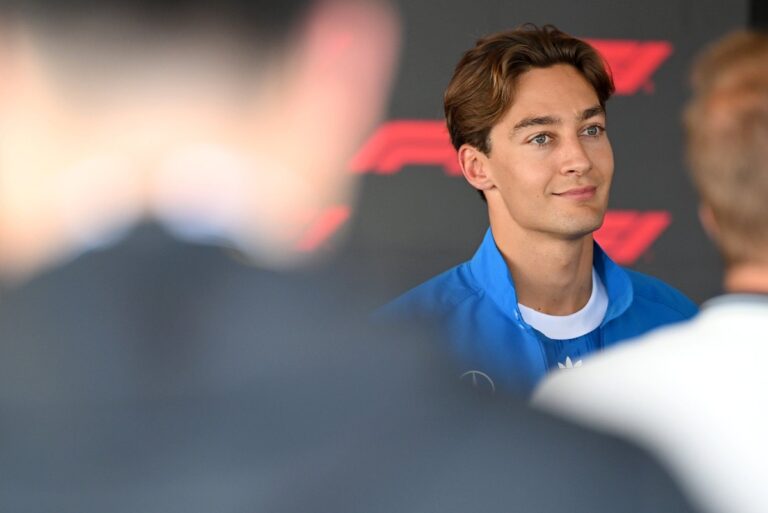 Russell prend le contre-pied et s'attend à du spectacle à Silverstone