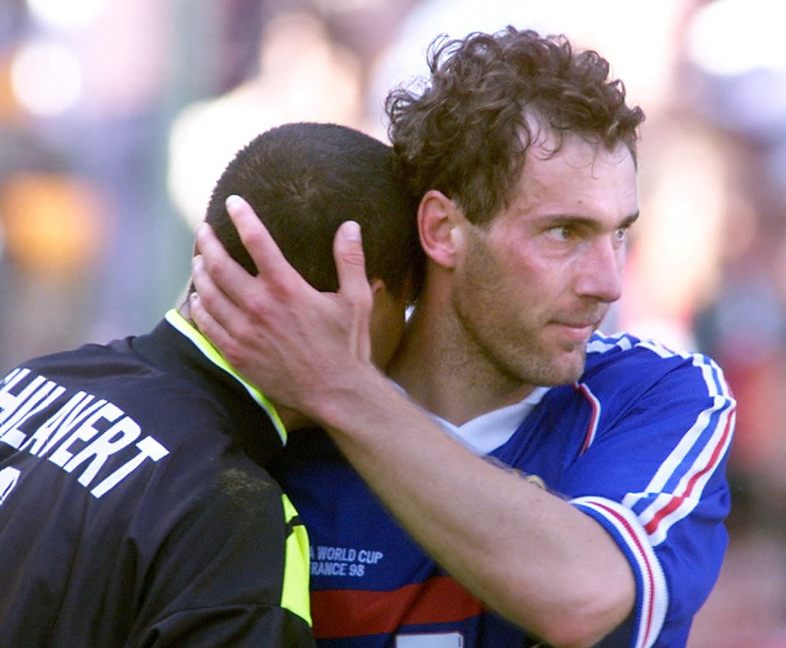 Paraguay‑France : retrouvailles surprenantes de Blanc et Chilavert, à la croisée d’un ascenseur
