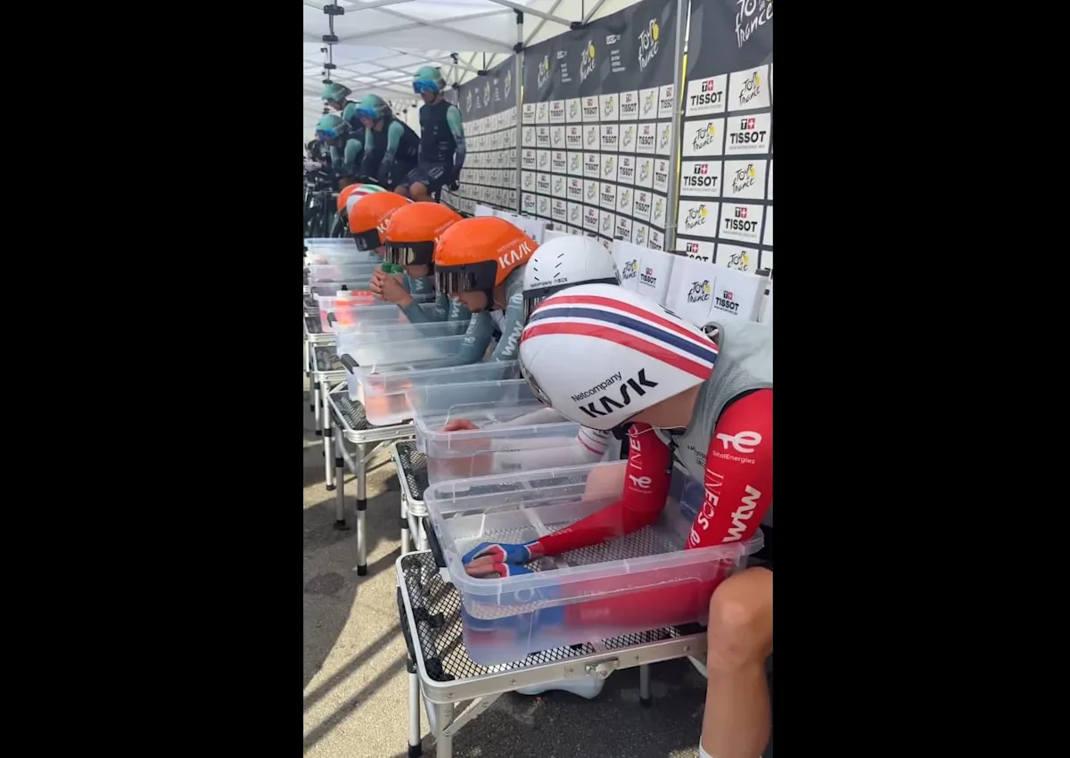 Tour de France 2026 : les avant-bras glacés des coureurs Netcomany INEOS dans un bac d’eau
