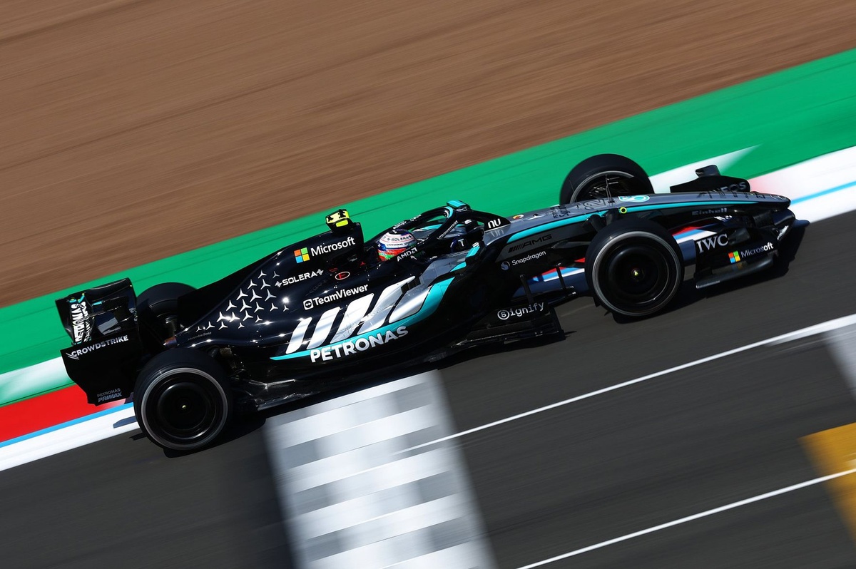 Mercedes surprend McLaren à Silverstone avec une ruse inédite