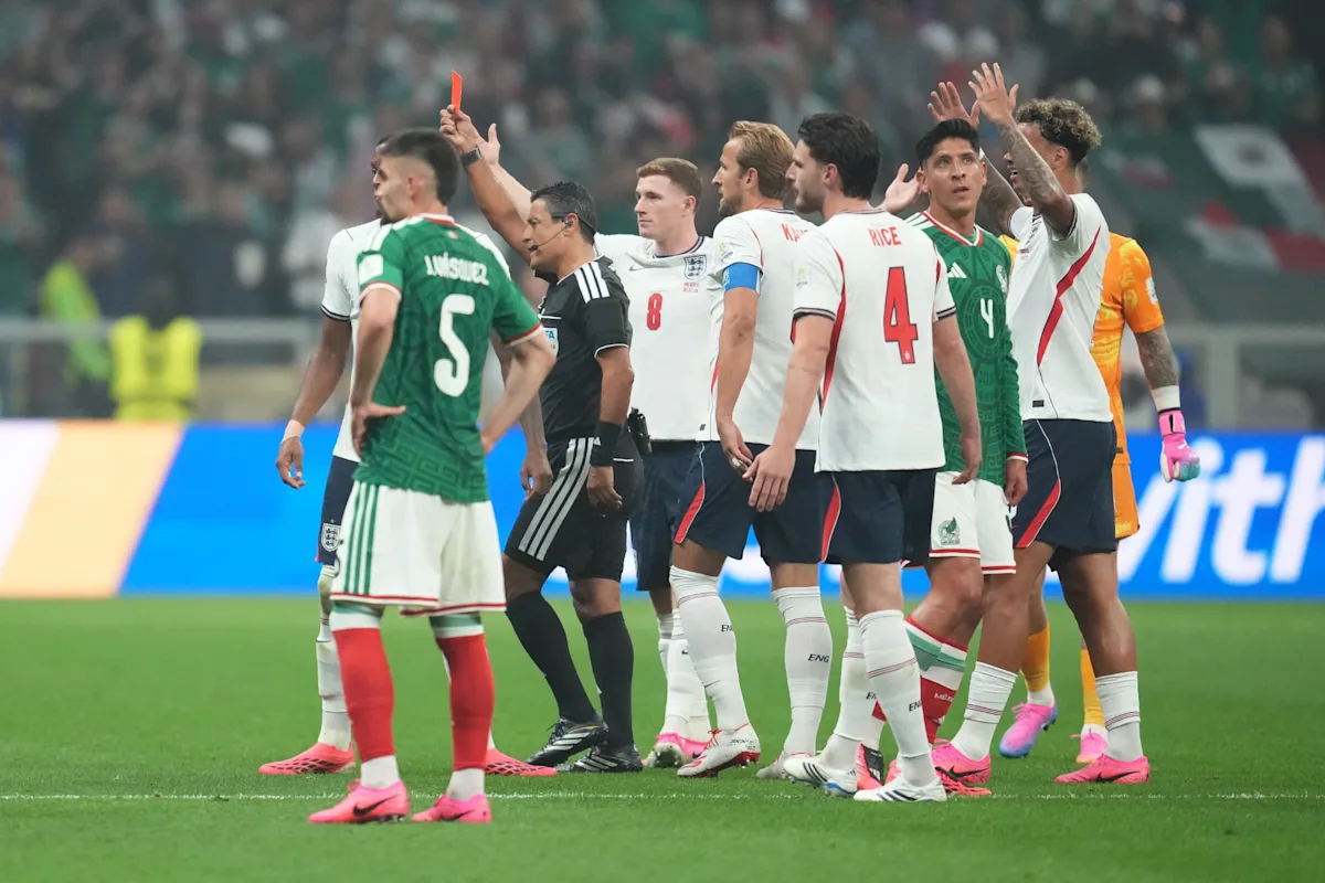 Coupe du monde 2026: l’Angleterre pourrait demander l’annulation du carton rouge de Quansah comme celui de Balogun