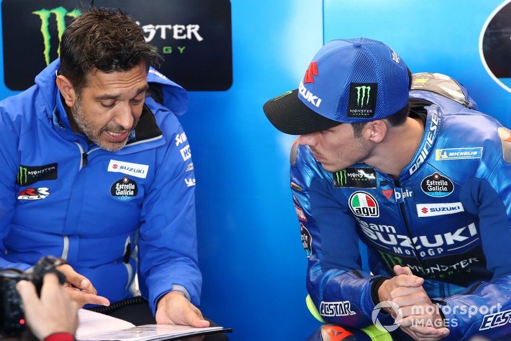 Joan Mir avec son ingénieur Frankie Carchedi chez Suzuki