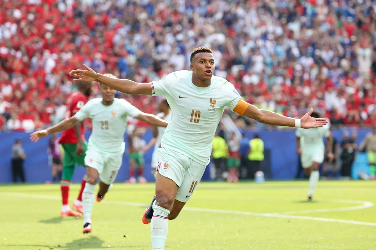 Coupe du monde : alliant “autorité” et “finesse de jeu”, les Bleus dominent le Maroc et filent en demi-finale