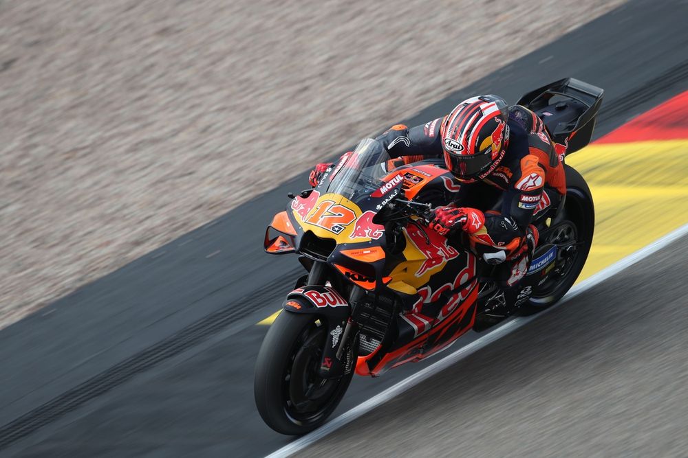 Maverick Viñales s'entraîne sur la KTM pour retrouver sa forme