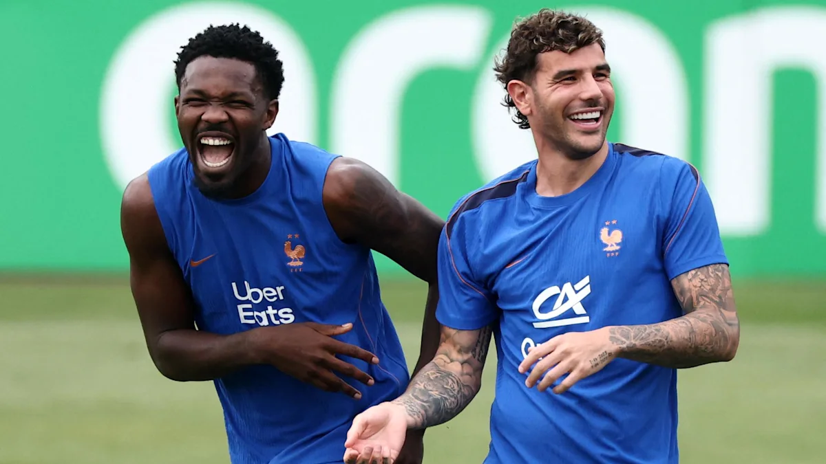 Ambiance, rires et repas : les Bleus triomphent aussi hors du Mondial