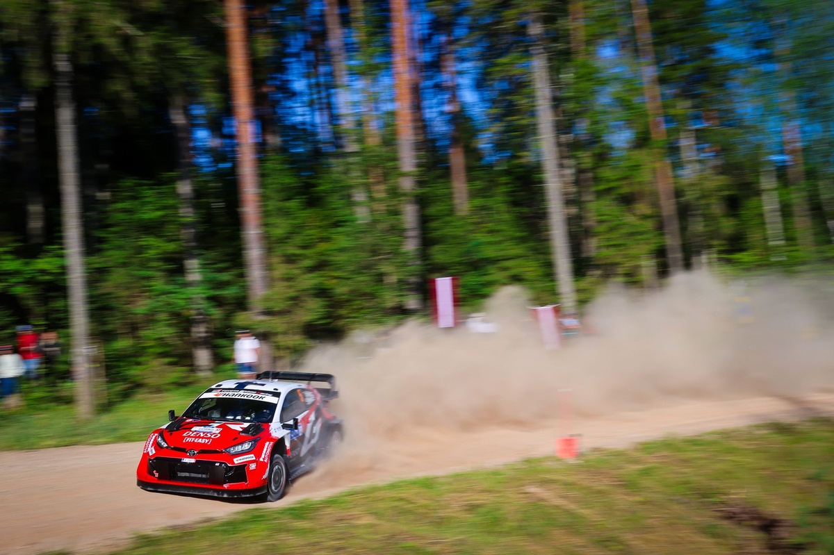 Pajari impose son rythme, Solberg et Fourmaux guettent la victoire