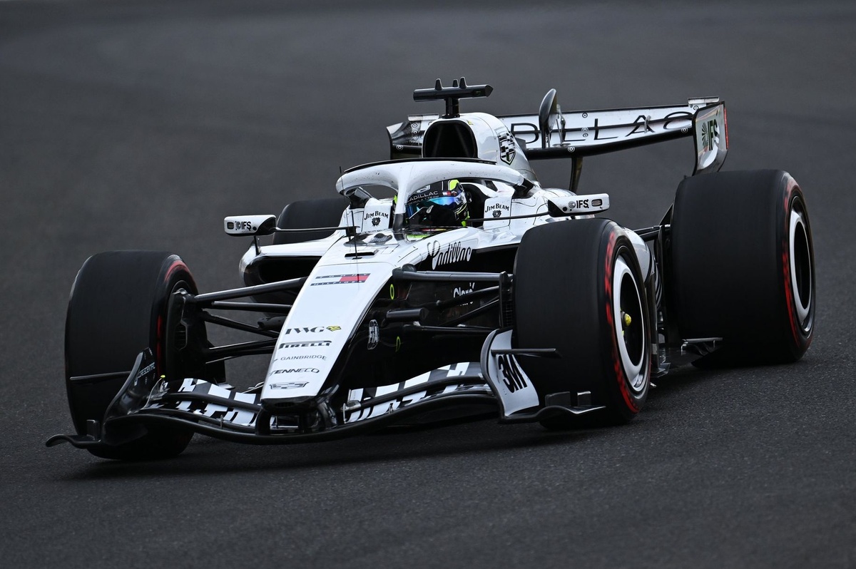 Cadillac F1 renonce à sa livrée asymétrique : les raisons du revirement
