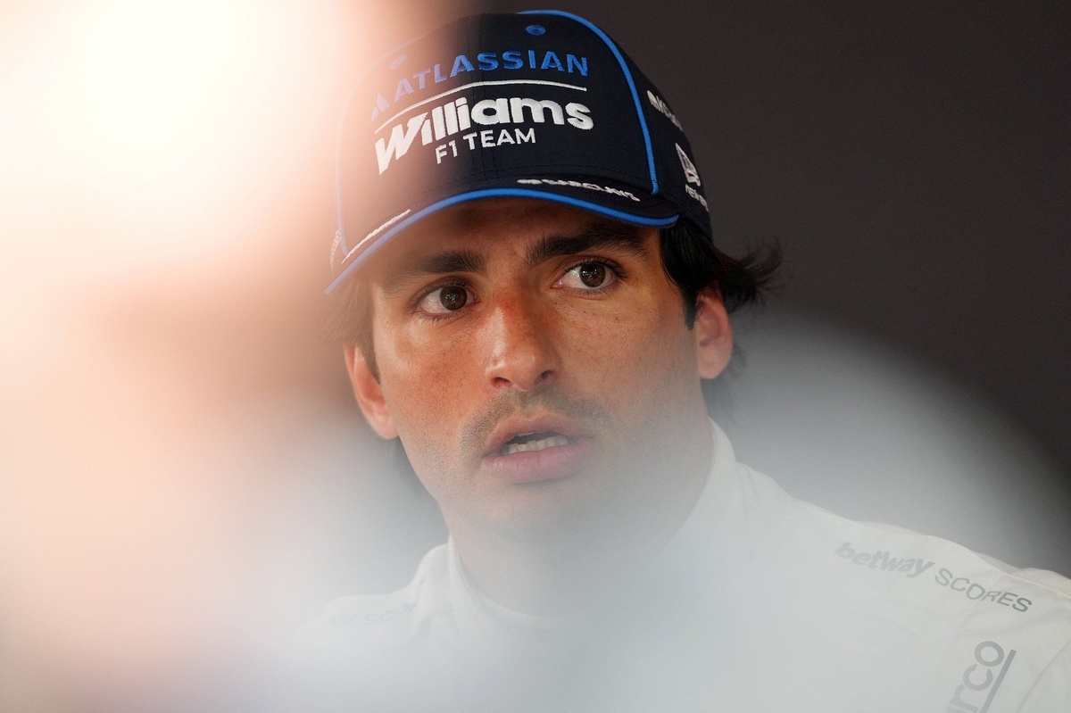 Sainz dénonce encore la F1 2026 : « Comment a-t-on pu accepter ça ? »