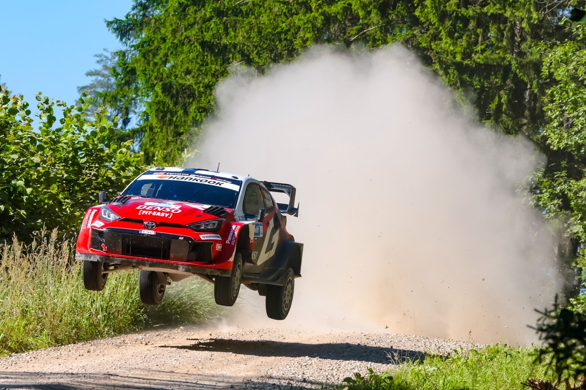 Pajari continue de dominer tandis que Fourmaux est sous la menace de Neuville