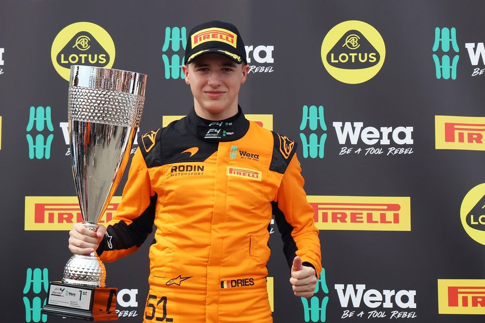 Le coaching de Verstappen complète le management de Vermeulen pour le jeune belge.