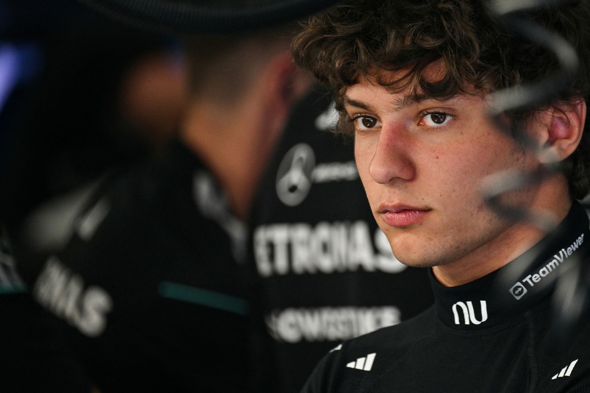 Antonelli présente ses excuses à Sainz après l’avoir qualifié d’idiot
