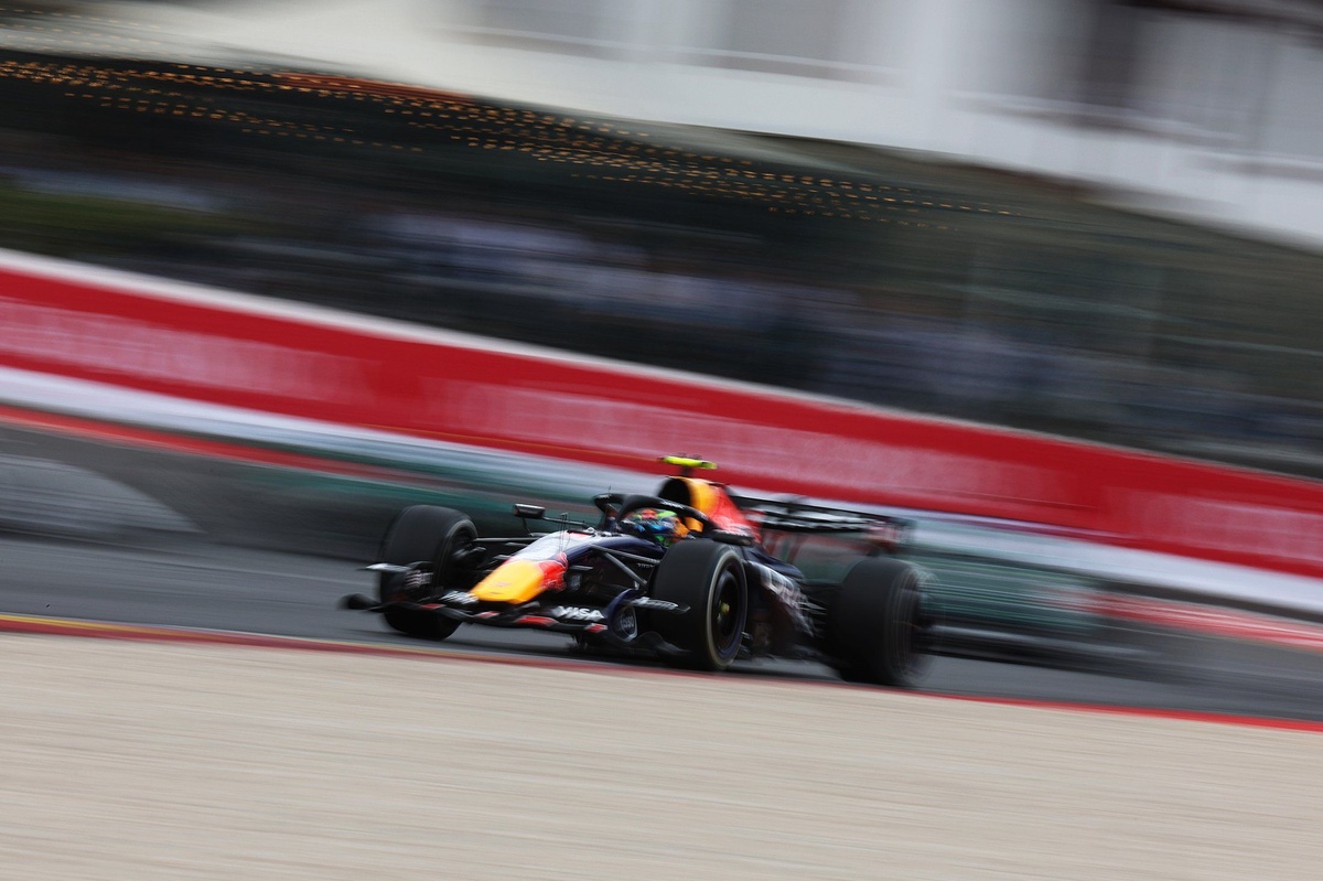 Red Bull propulse la remontée héroïque d’Hadjar à Spa