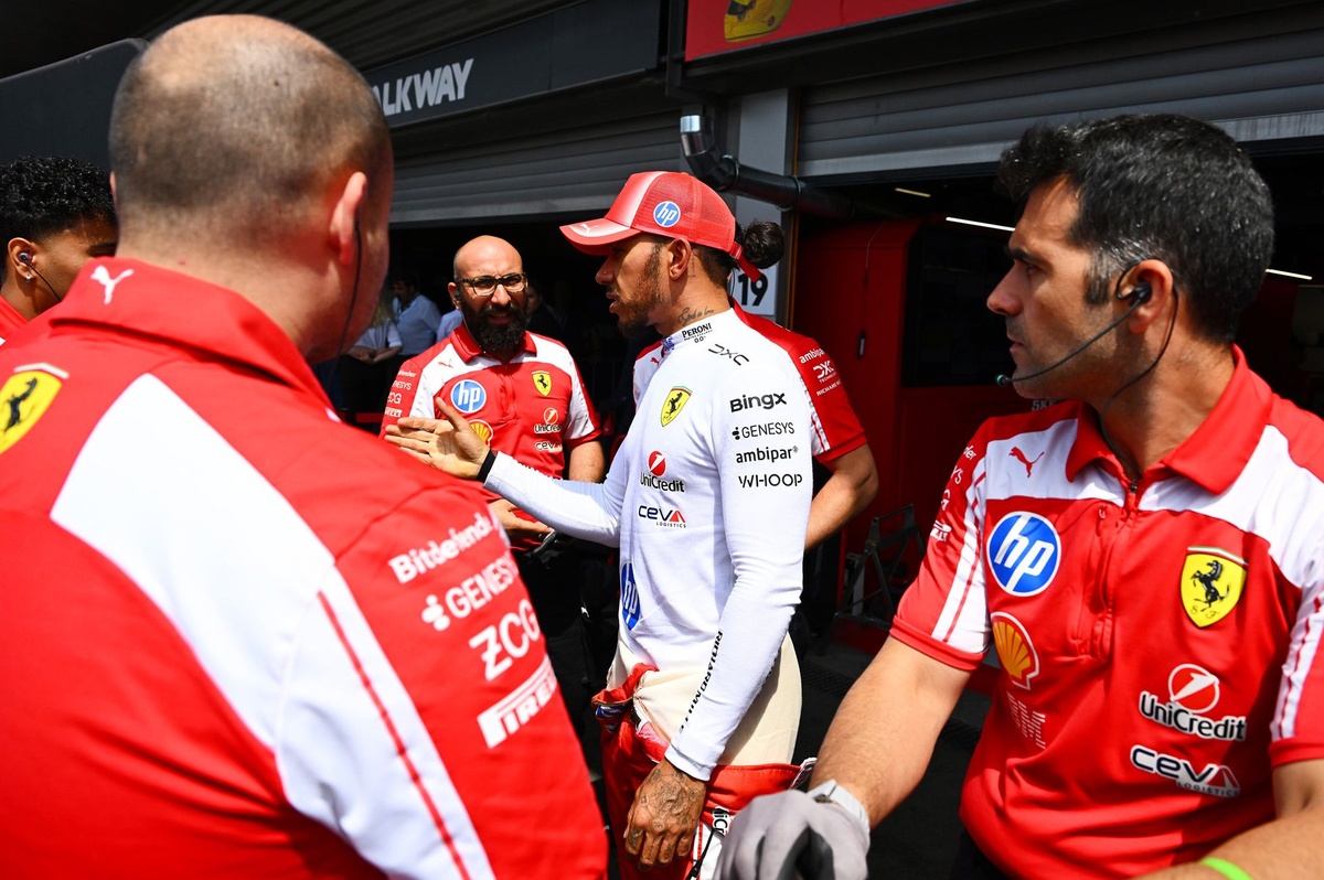 Hamilton renverse un mécanicien Ferrari : le verdict des commissaires