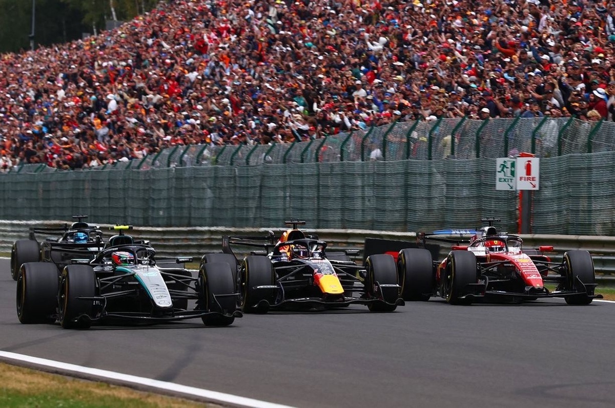 Verstappen a voulu éviter "un accident d'avion" avec Leclerc au départ