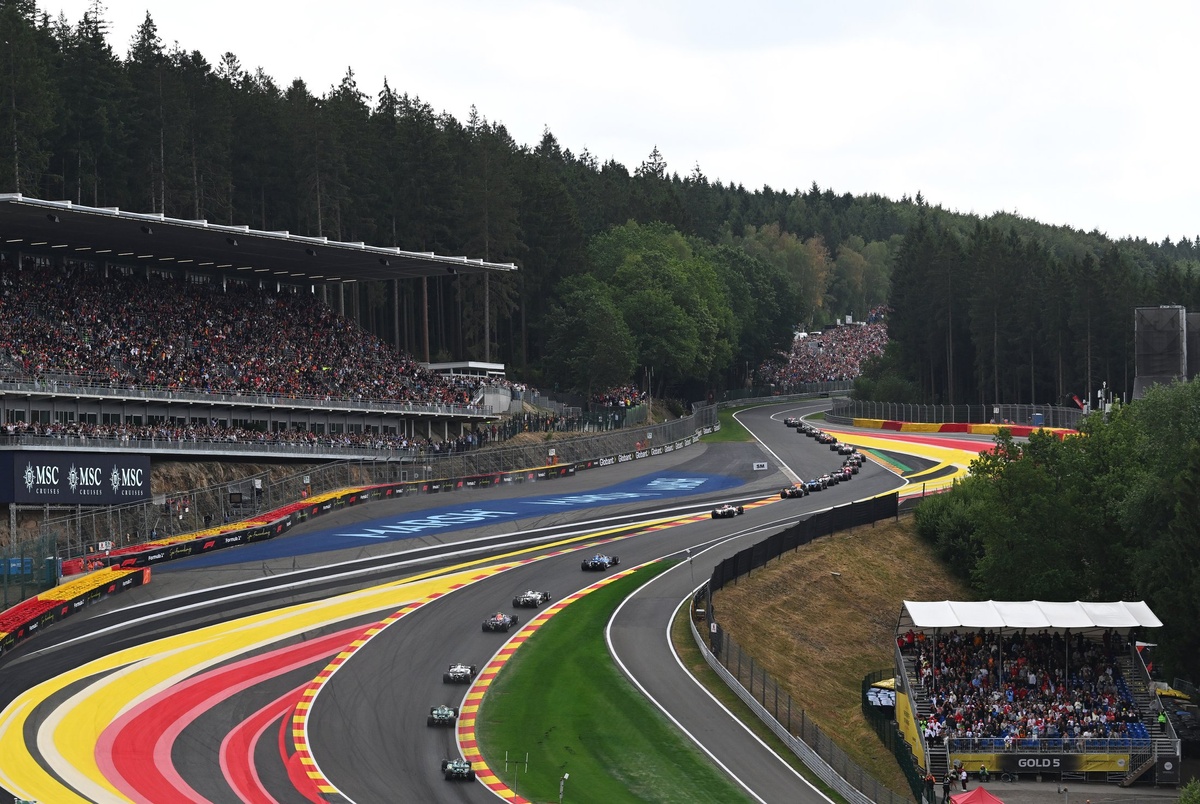 Lance Stroll et Fernando Alonso en Aston Martin à Spa‑Francorchamps