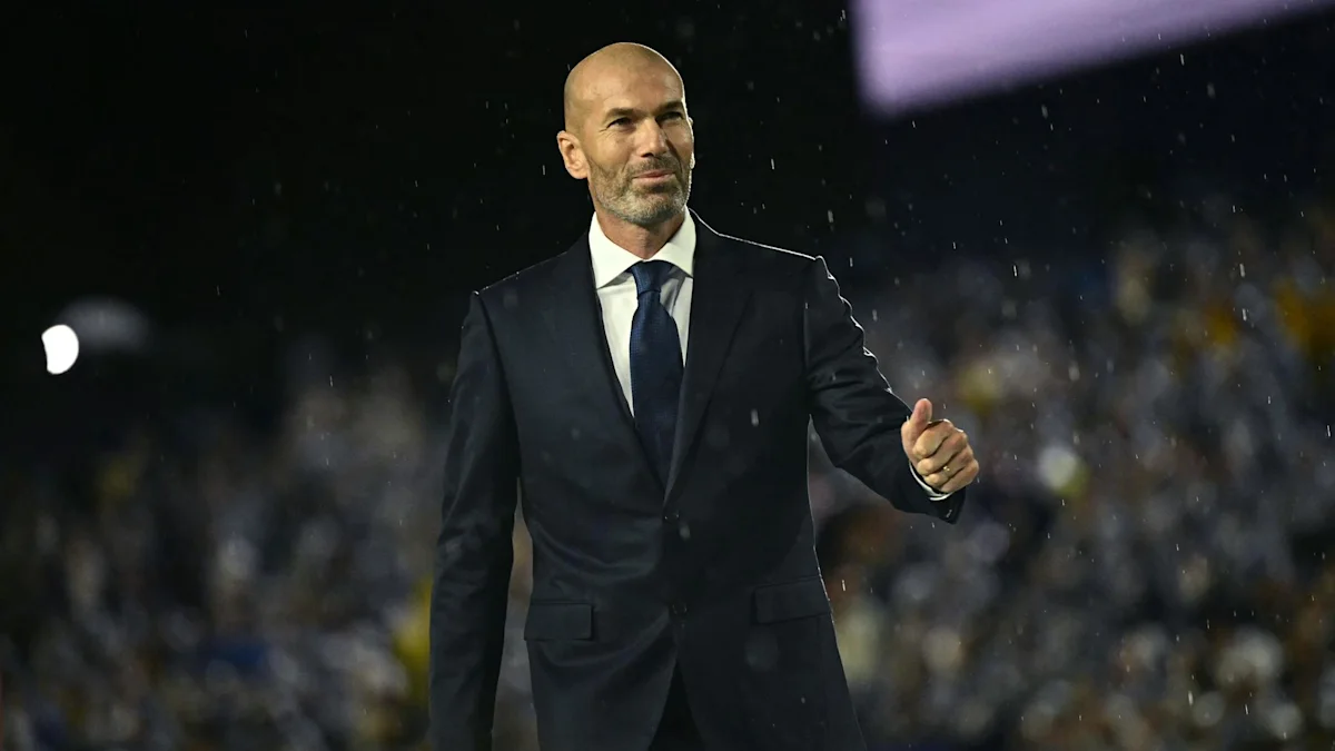 Zinédine Zidane prêt à succéder à Didier Deschamps à la tête de l’équipe de France, quand et avec qui ?