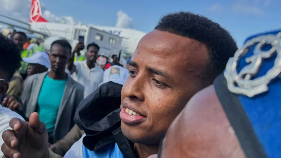 Omar Artan accueilli à Mogadiscio après le refus d'entrée aux USA