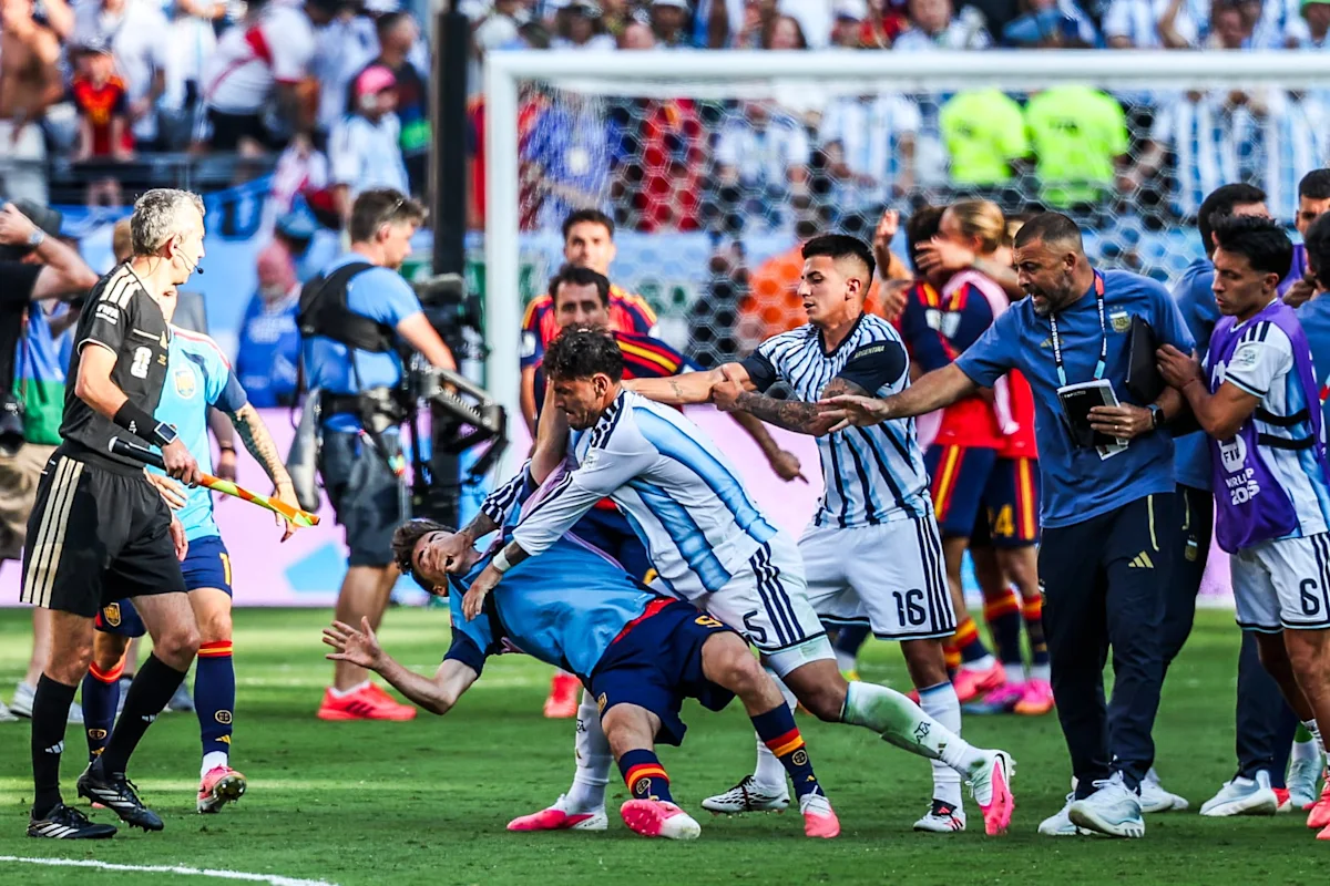 Coupe du monde: que risque l'Argentine après l'ouverture d'une procédure de la FIFA sur les violences lors de la finale?