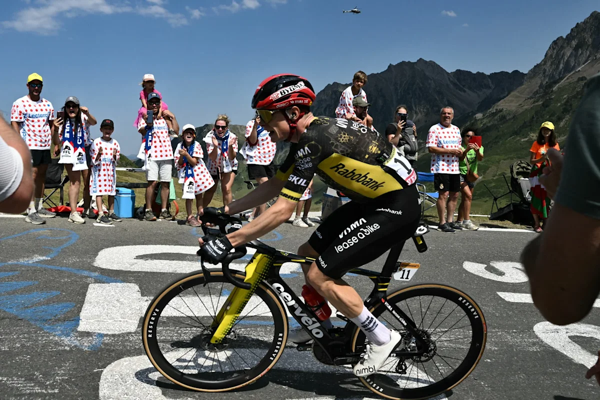 Tour de France 2026: le contrôle antidopage en pleine nuit responsable de la chute de Vingegaard? "Je ne peux pas rejeter la faute là-dessus", assure le Danois