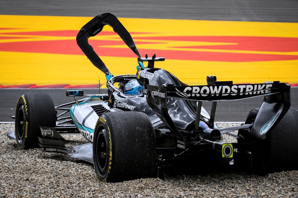 Anomalie détectée sur le moteur de Russell : Mercedes alerte la Formule 1