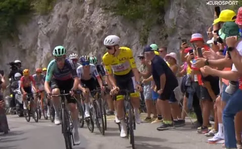 Tour de France 2026: "C'était juste un peu d'intimidation", quand Pogacar remet Prodhomme à sa place pour vouloir durcir la course lors de la 20e étape