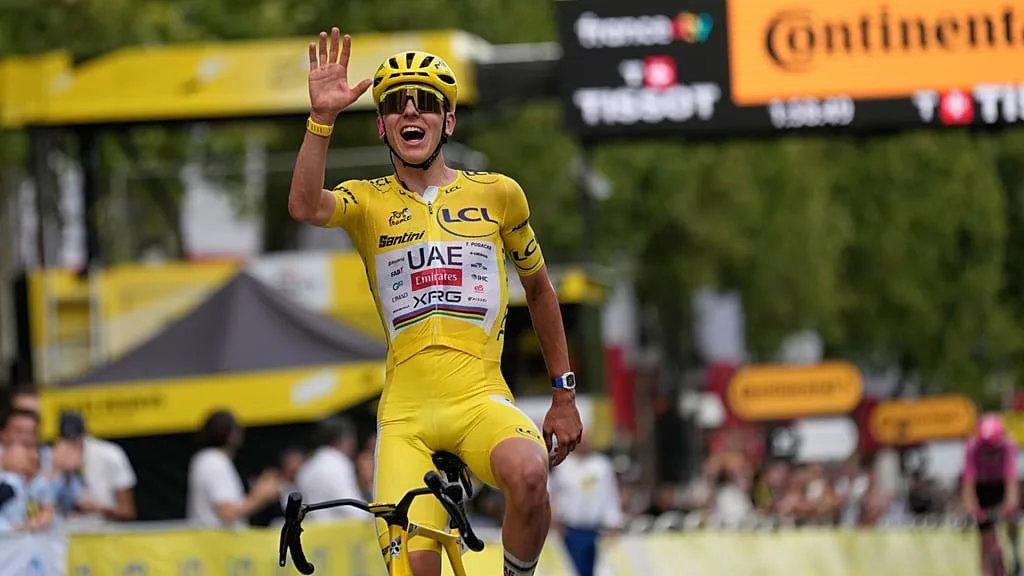Tour de France 2026 : Pogačar à son 5e sacre, Van der Poel gagne les Champs‑Élysées