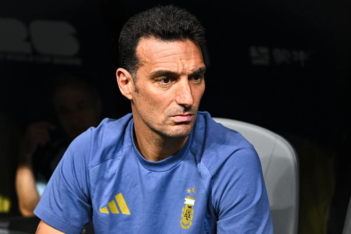 "Un torrent de critiques acerbes": Scaloni sort du slience après la Coupe du monde avec l'Argentine