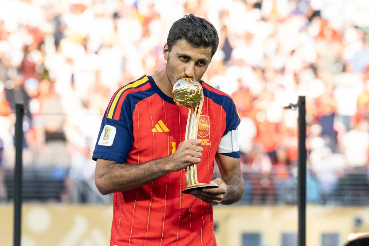 Manchester City: Rodri opéré du dos après la Coupe du monde