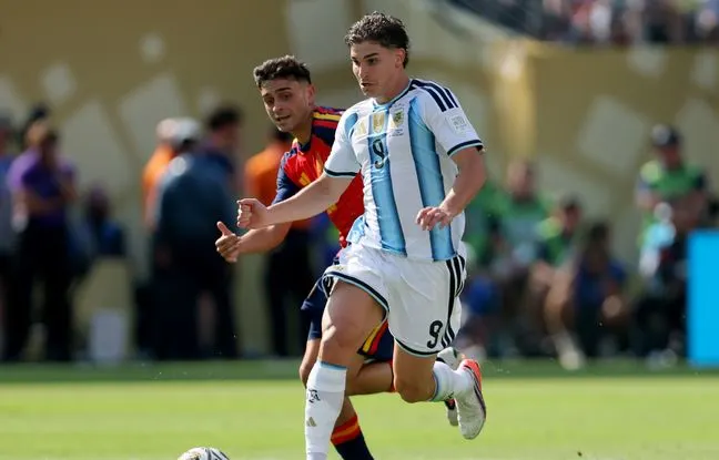 Mercato : l’Atlético saisit la FIFA d’une plainte contre Barcelone pour Julian Alvarez