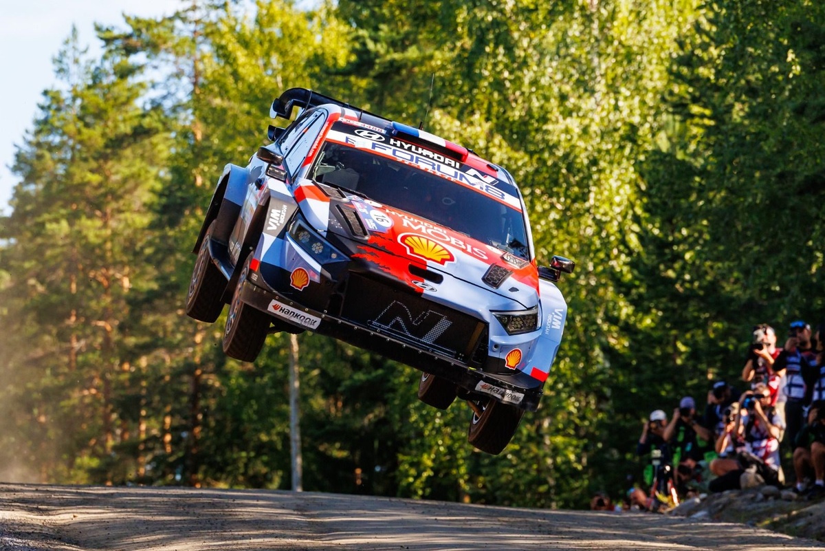 Fourmaux s’impose en tête de la Super Spéciale d’ouverture en Finlande