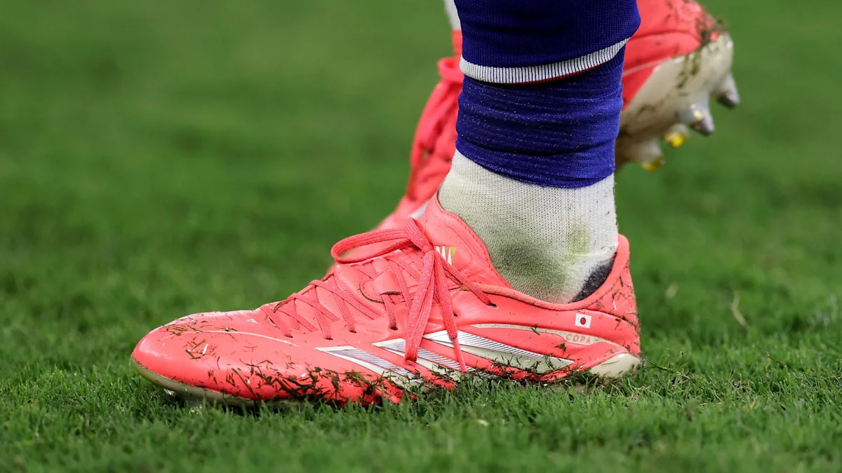 Adidas obligé de se justifier : y avait-il trop de crampons roses pendant le Mondial ?