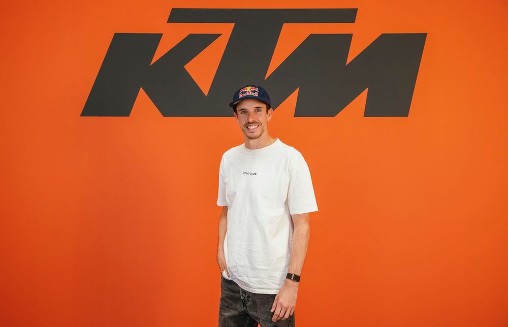 Álex Márquez en tenue KTM, prêt à rejoindre l’équipe officielle en 2027