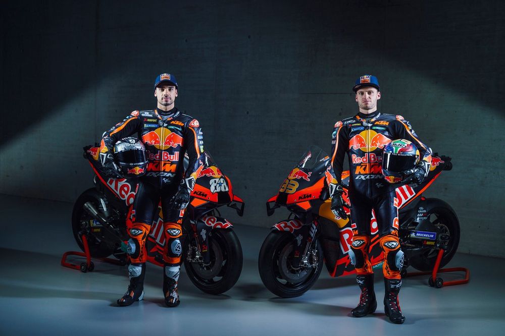Miguel Oliveira et Brad Binder à la présentation de l'équipe KTM pour la saison 2022 de MotoGP.