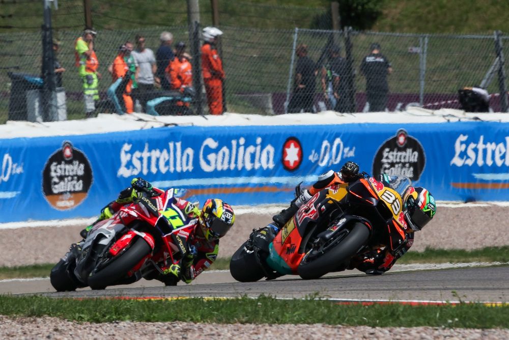 Brad Binder en difficulté à l'arrivée du GP d'Allemagne Sachsenring