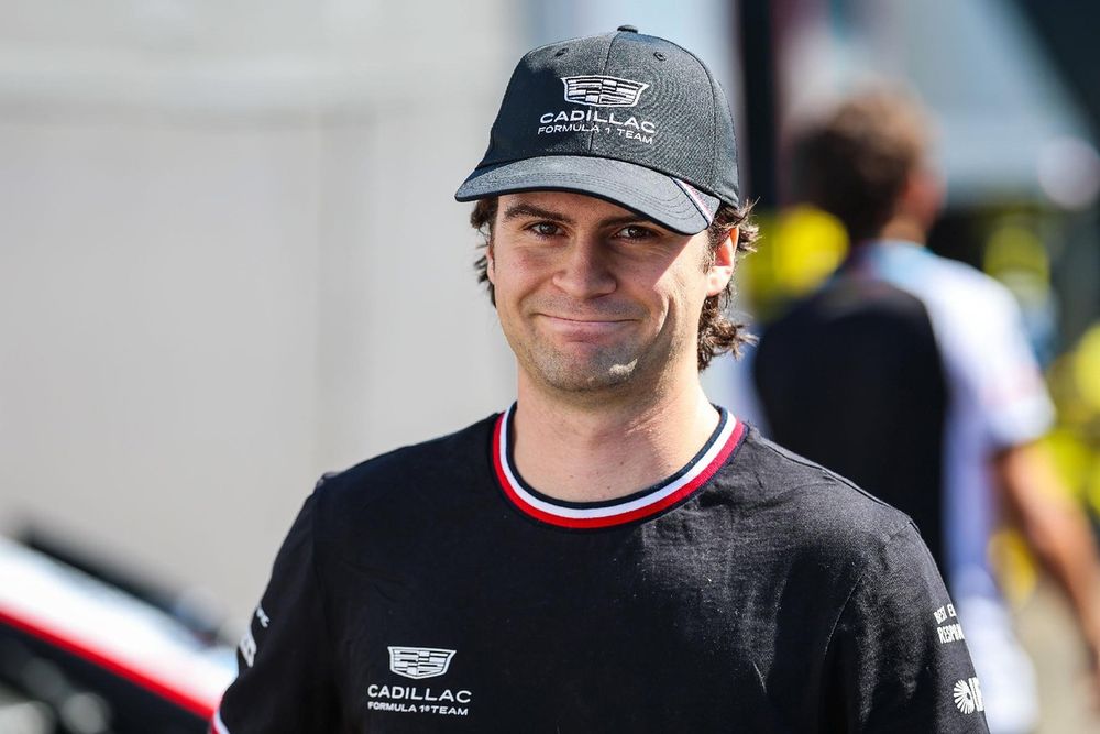 Colton Herta en tenue de course sur le circuit de Formule 2
