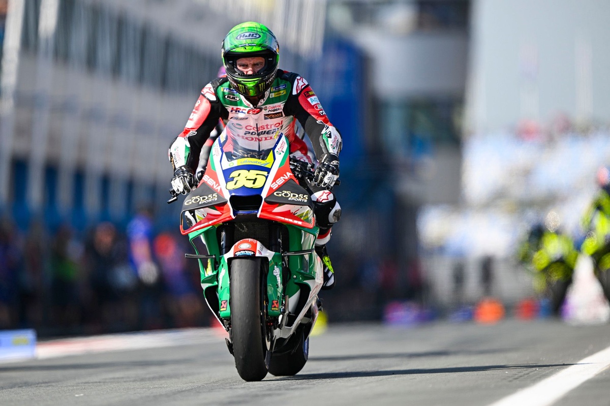 Cal Crutchlow à bord de la Honda LCR lors d'une séance d'essais