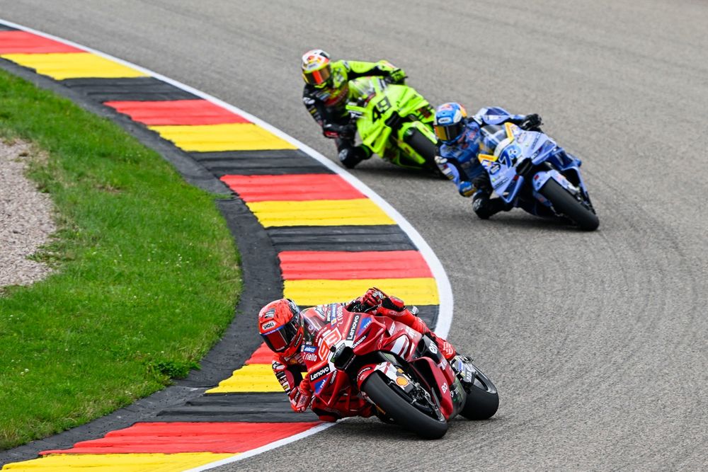 Les trois leaders restent collés lors du sprint au Sachsenring