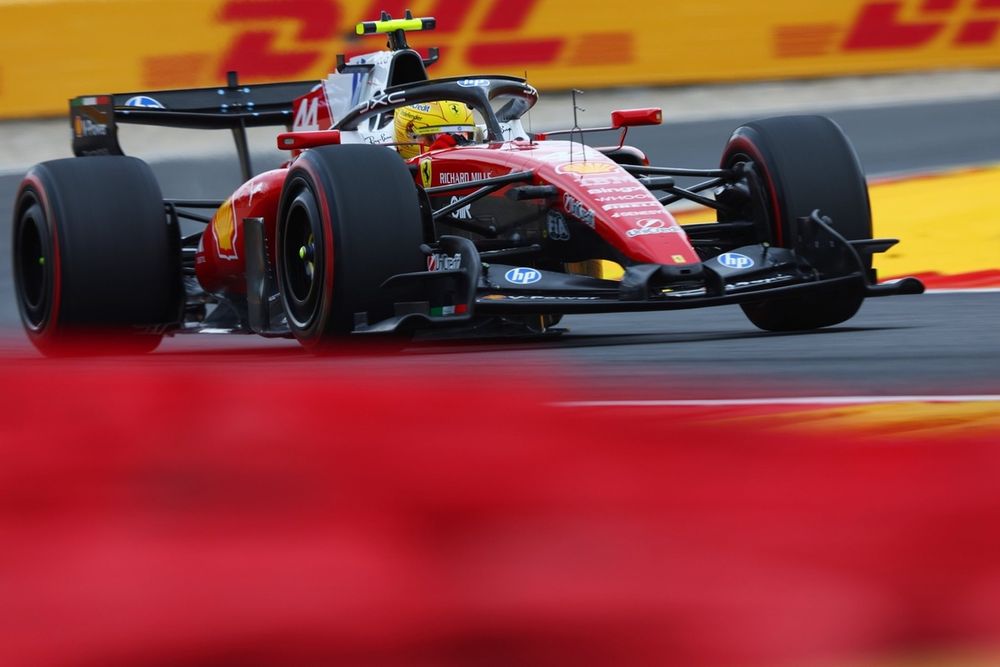 Lewis Hamilton en Ferrari lors des essais libres à Spa-Francorchamps