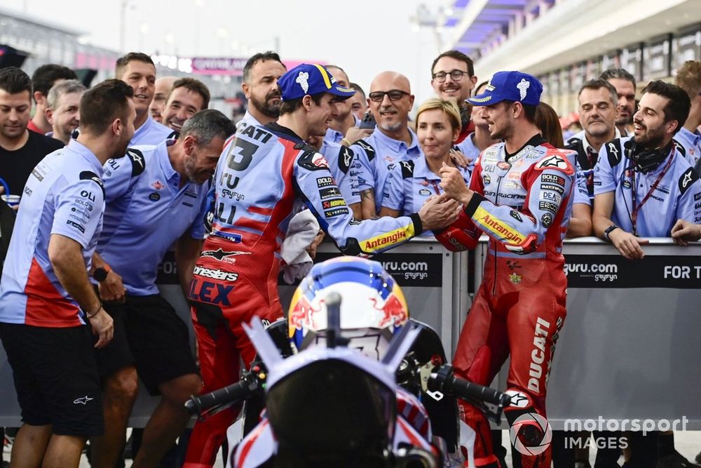 Fabio Di Giannantonio aux côtés d'Álex Márquez, futurs coéquipiers chez KTM Factory Racing