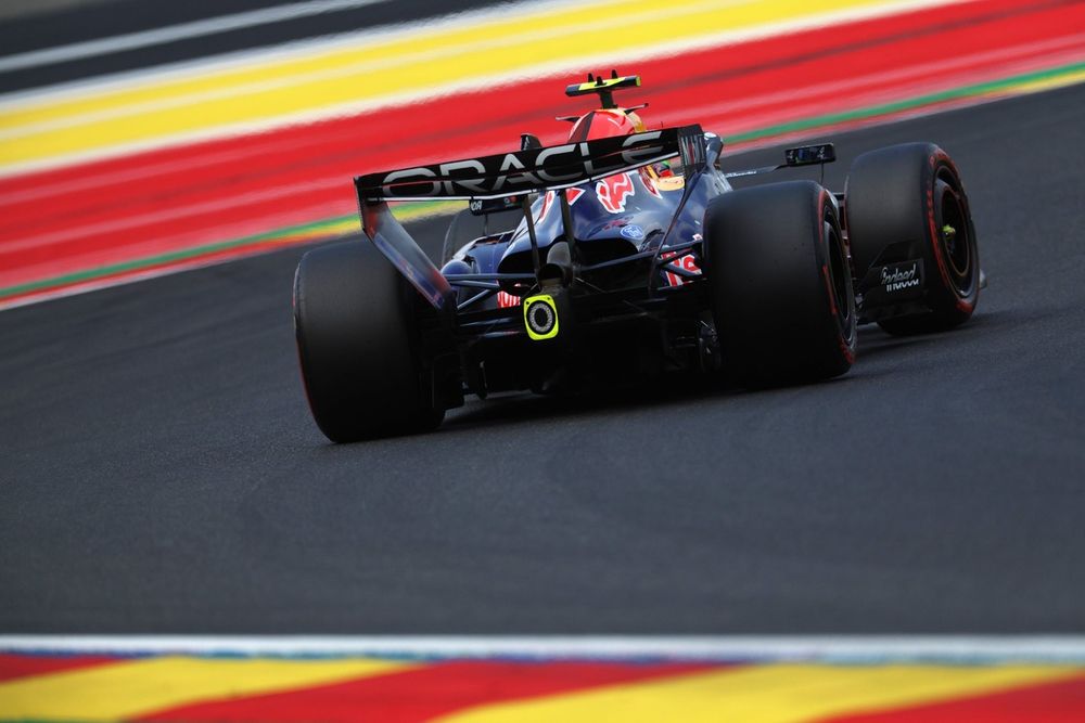 Isack Hadjar au volant de sa Red Bull Racing à Spa‑Francorchamps