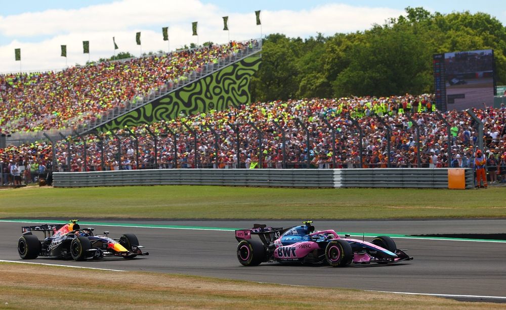 Isack Hadjar lutte pour récupérer des places au sprint de Silverstone